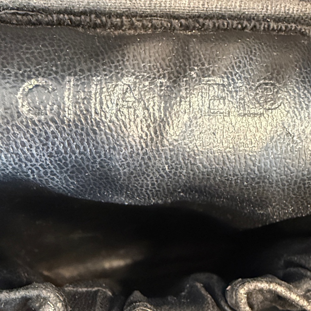 Chanel Caviar Vanity Case - Picture 7 of 11